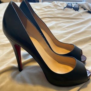 Christian Louboutin Very Prive Peep Toe Pumps